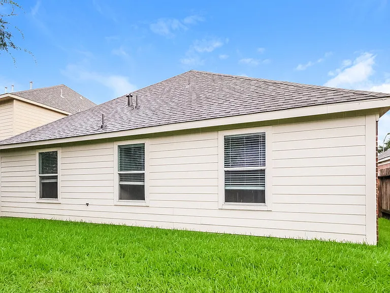 18407 Knob Hill Lake Ln — Photo 16
