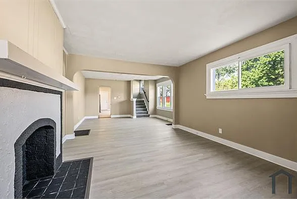 1117 Superior Ave — Photo 3