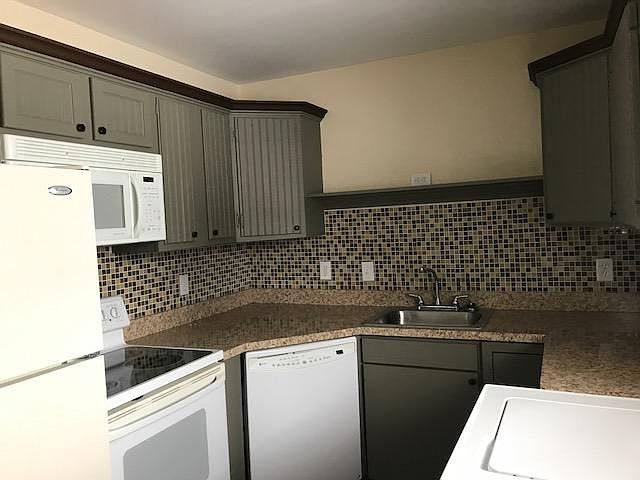 2nd image of 5142 Greenbrook Cir #5142