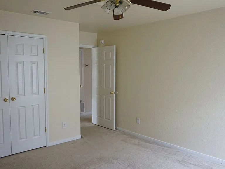 5404 Hunters Ridge Trl — Photo 18