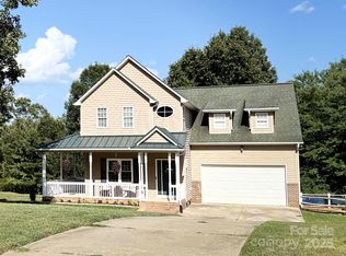 2105 Pinnacle View Dr, Kings Mountain, NC 28086