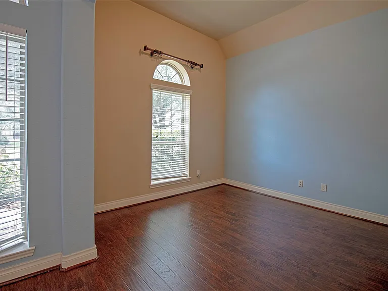 2019 Sunset Springs Dr — Photo 7