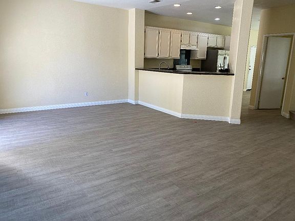 3rd image of 10960 Ivy Hill Dr Unit 2