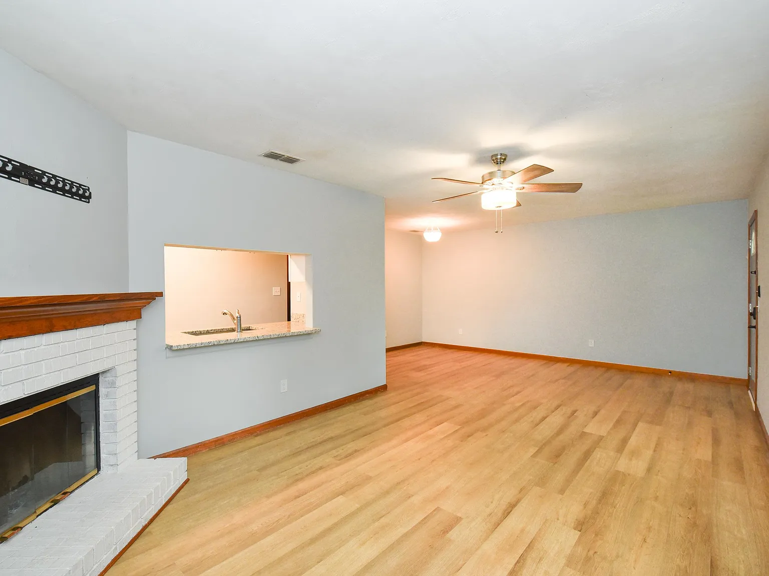 2 bed, 960 sqft, $1,650 — Photo 4