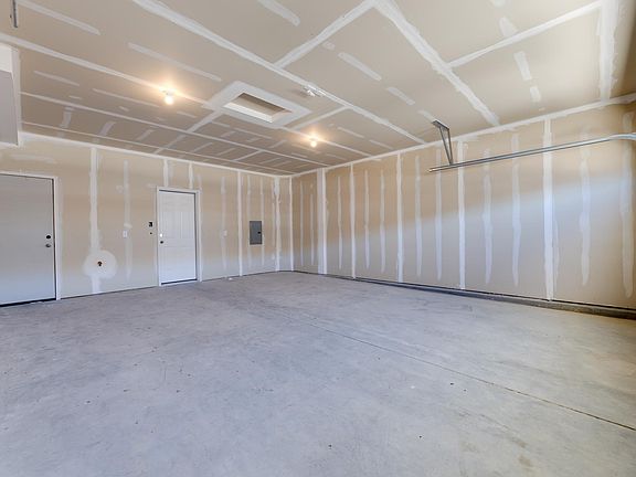 4th image of 274 Greenwood Pl