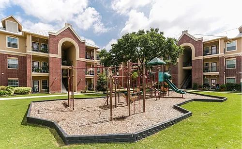 Woodlawn Ranch Apartments Photo 1