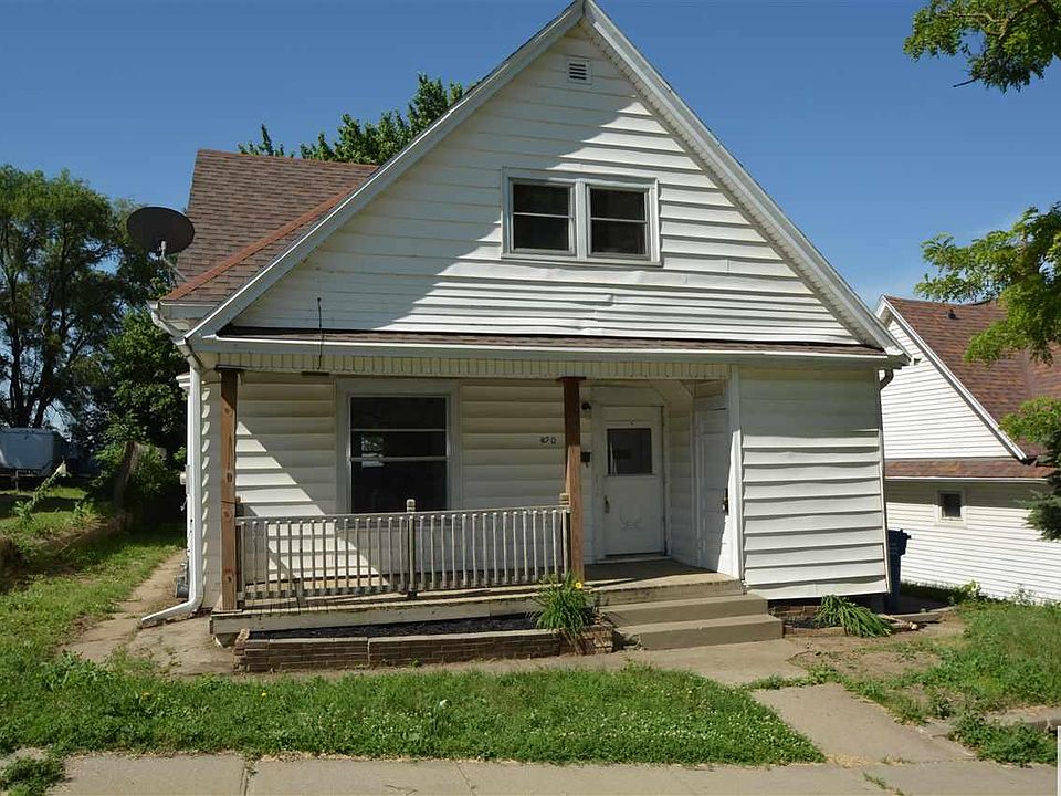 1st image of 400 W 1st St