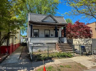 14 Van Riper St, Staten Island, NY 10302