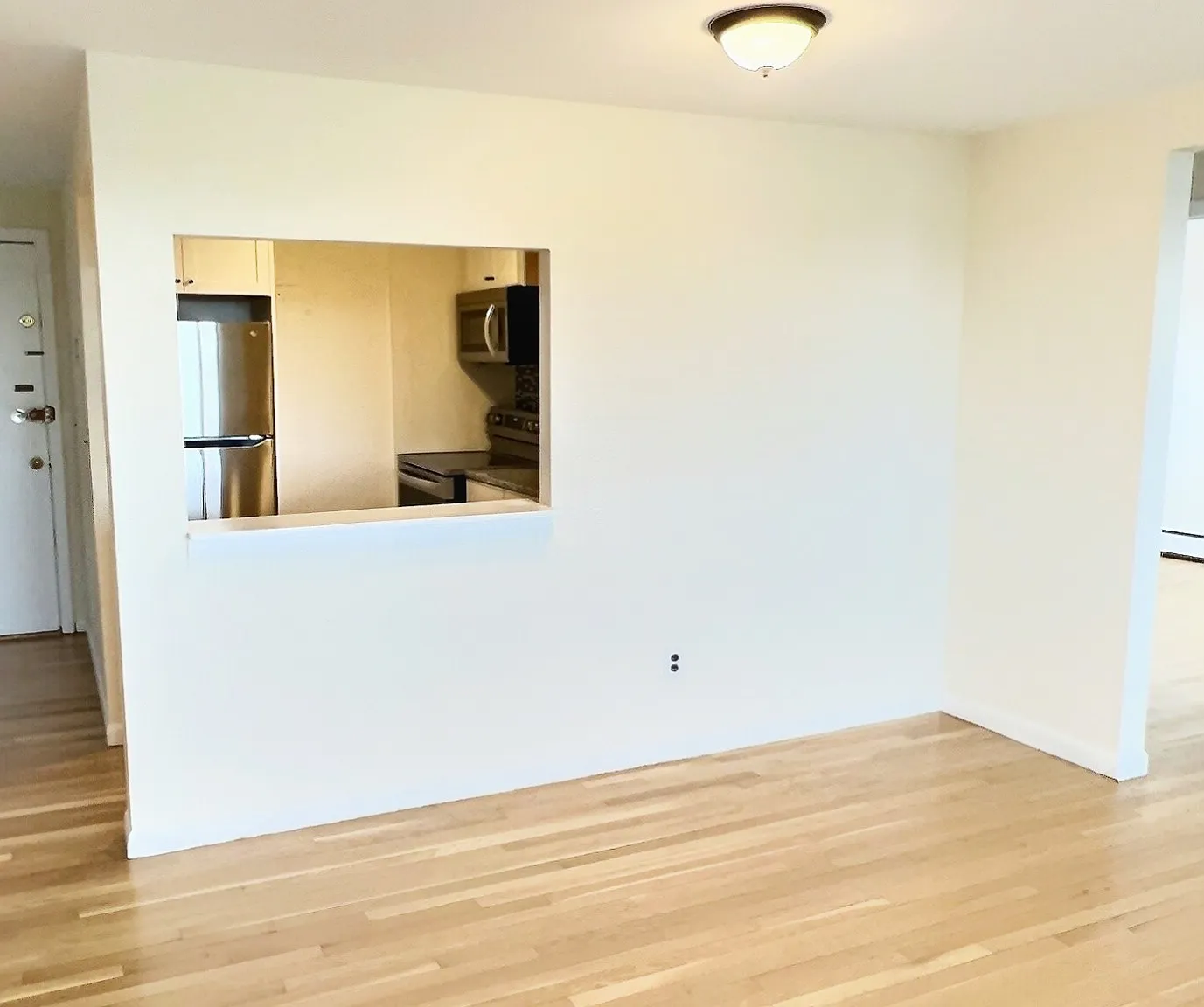 1039 Commonwealth Ave — Photo 3