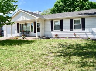 1617 9th St, Clay Center, KS 67432