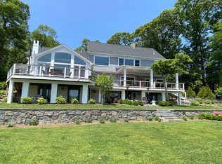 30 Spring Hollow Rd, Centerport, NY 11721