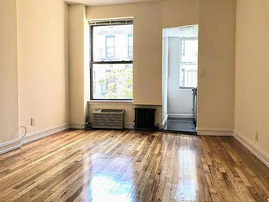 Rented by PocketBroker Inc | media 2