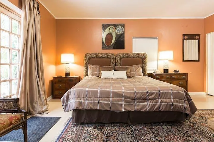 Beautiful comfy King bed .