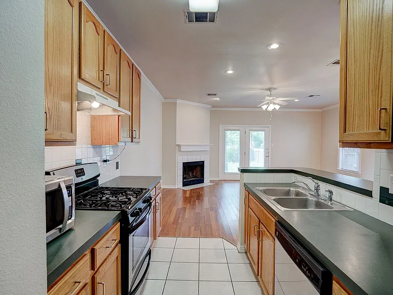 4502 Avenue B #B — Photo 11