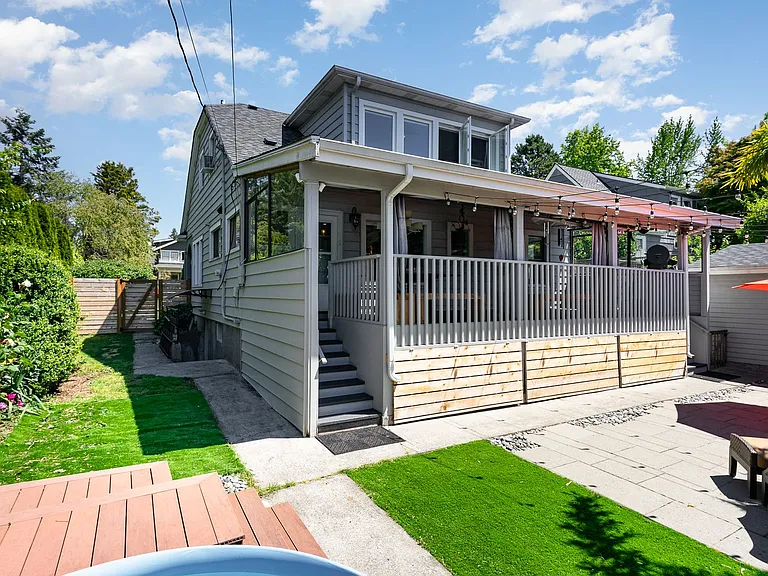1525 45th Ave SW — Photo 30