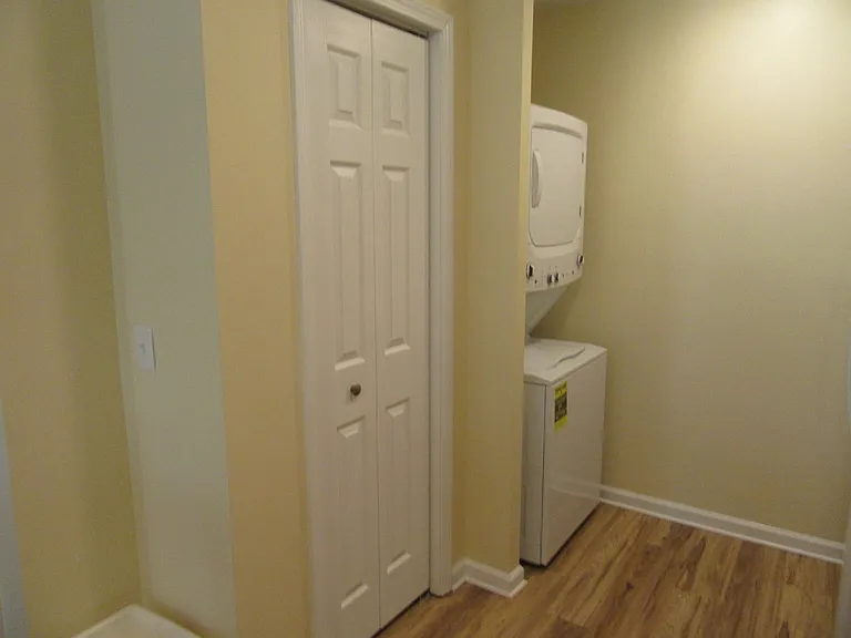 307 Wilson Ave #17 — Photo 8