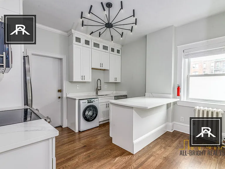 367 Tappan St #6 — Photo 15