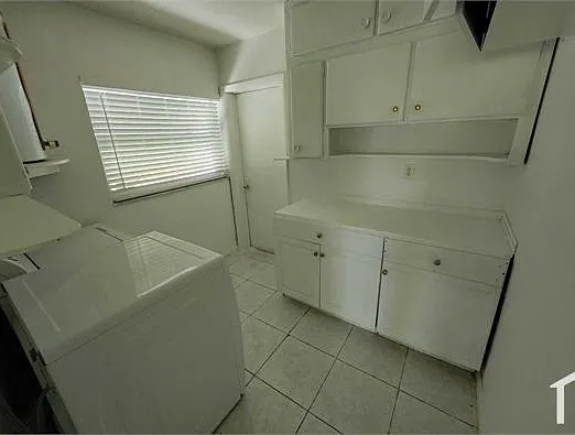 830 SW 50th Ave — Photo 6