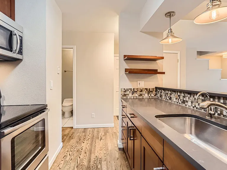 1529 Spruce St #7 — Photo 11