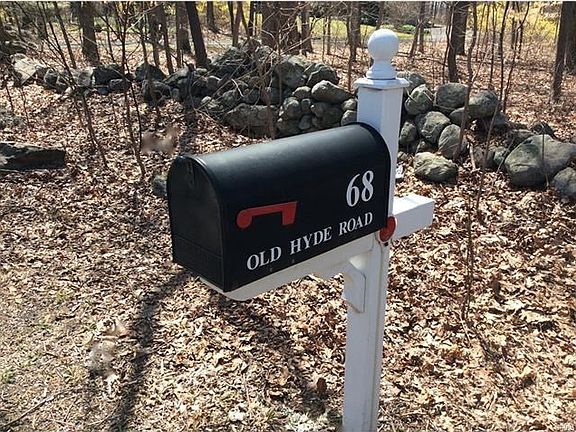 GREAT LOCATION close to Town Center and a short walk to Weston Schools. Level, Dry 2.02 Acres.