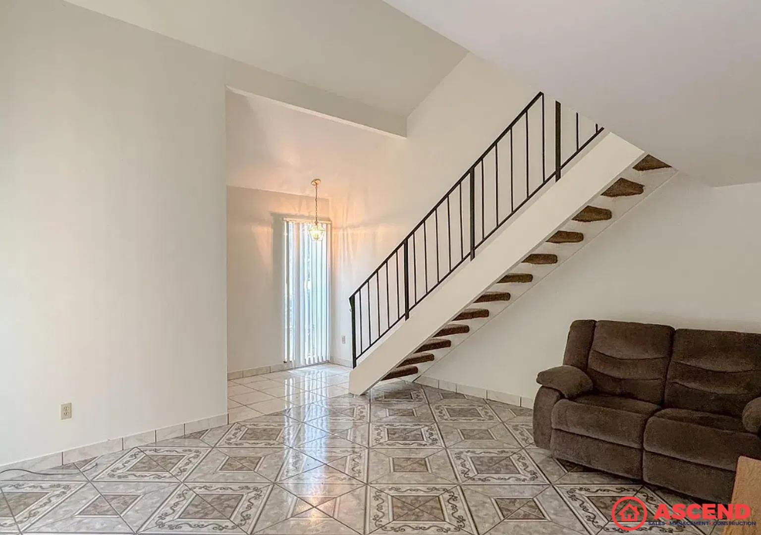 Pet-Friendly 2 Bed, 2 Bath Apartment in Southwest Bakersfield with Garage and Community Pool — Photo 3