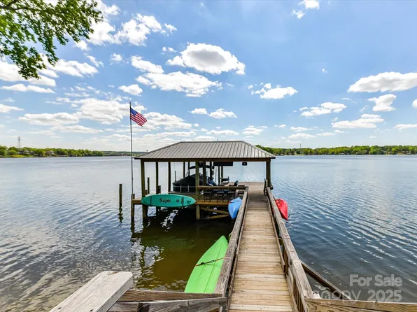 2045 Manila Bay Ln, Fort Mill, SC 29708
