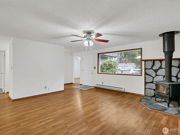 5th image of 12302 114th Avenue E