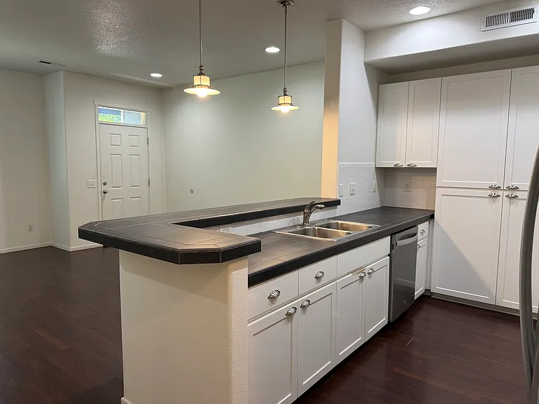 2218 NW Redelfs Way — Photo 8