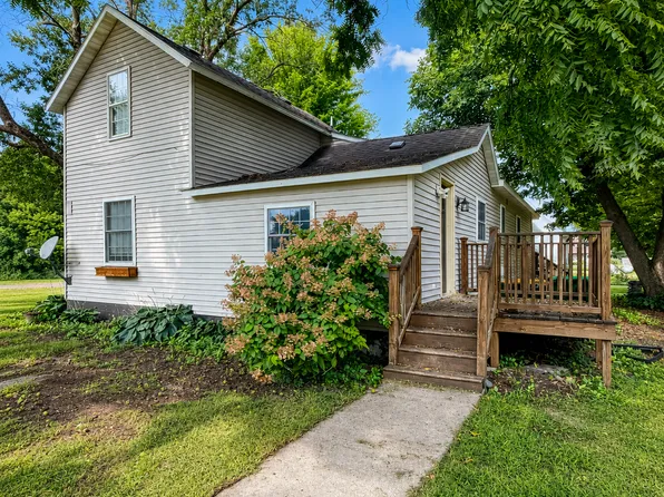 212 W Grant St, Ceylon, MN 56121