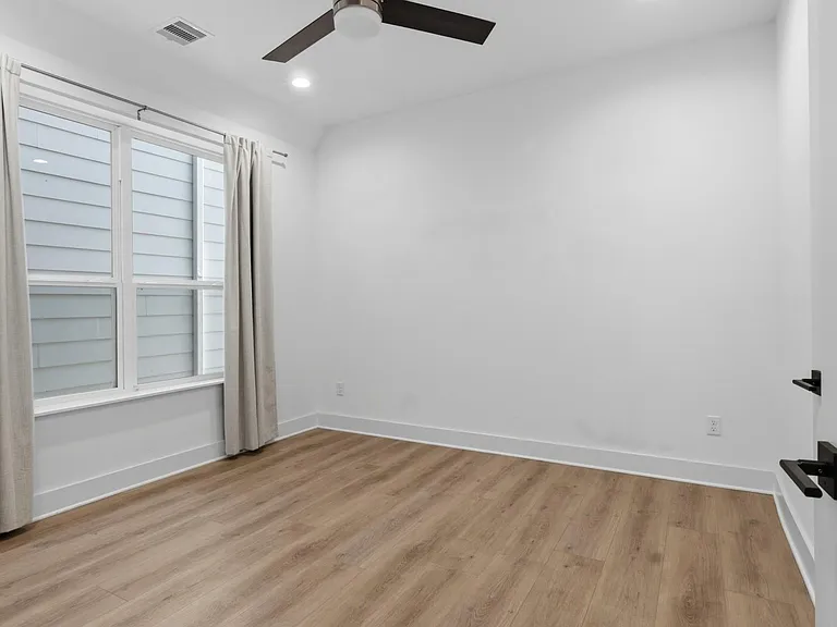 2806 Versailles Oak Ln — Photo 15