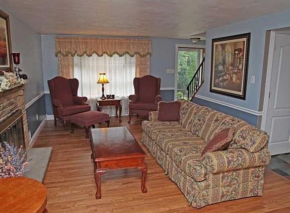5th image of 8174 Taft Pl