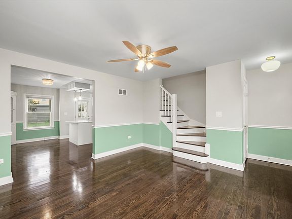 4th image of 10949 S Artesian Ave