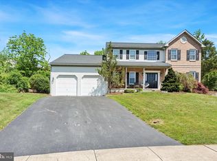 202 Ivy Ln, Douglassville, PA 19518
