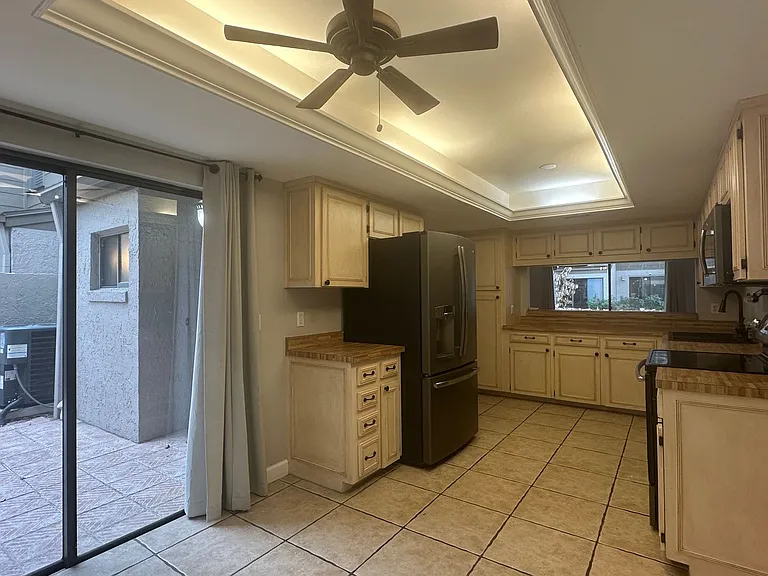 1532 N Carolwood Blvd — Photo 9