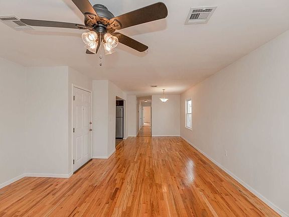 4th image of 31 Elizabeth St #2