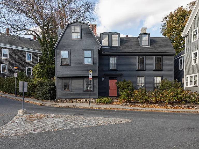 1 Mugford St #3 — Photo 1