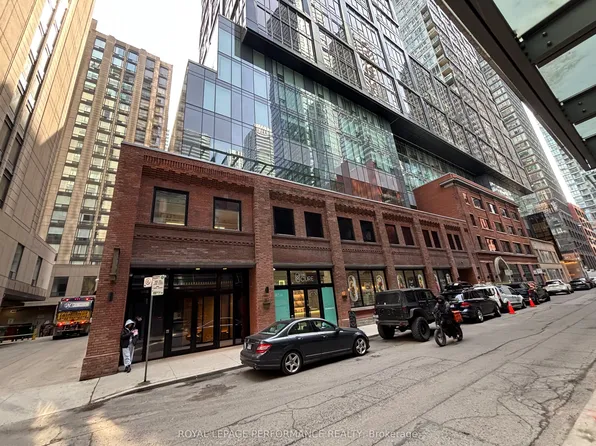 15 Mercer St, Toronto, ON M5V 1H2