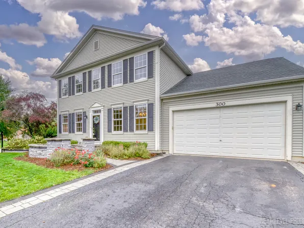 300 Kensington Dr, Oswego, IL 60543