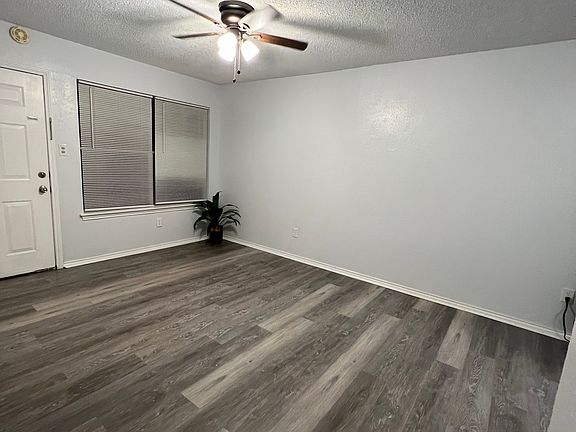 3rd image of 304 E Oakdale St APT B