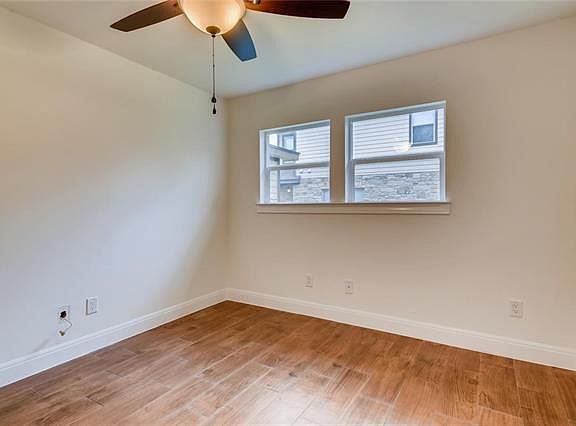 4th image of 3305 Blumie St