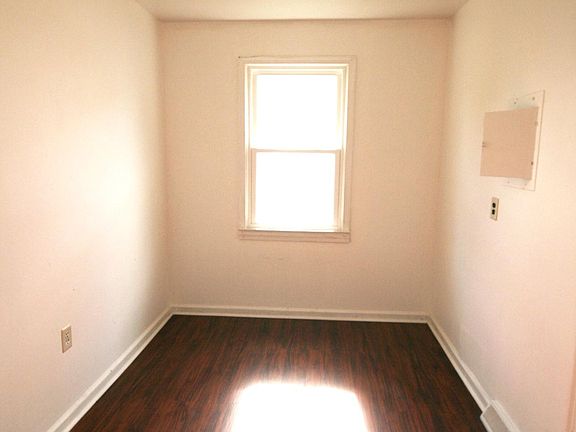 3rd image of 140 Charlotte Ave