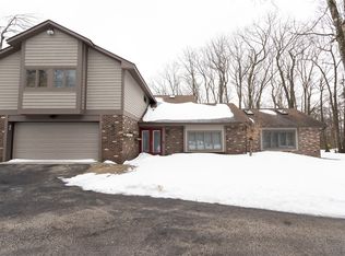 1738 Snowfield Dr, Somerset, PA 15501