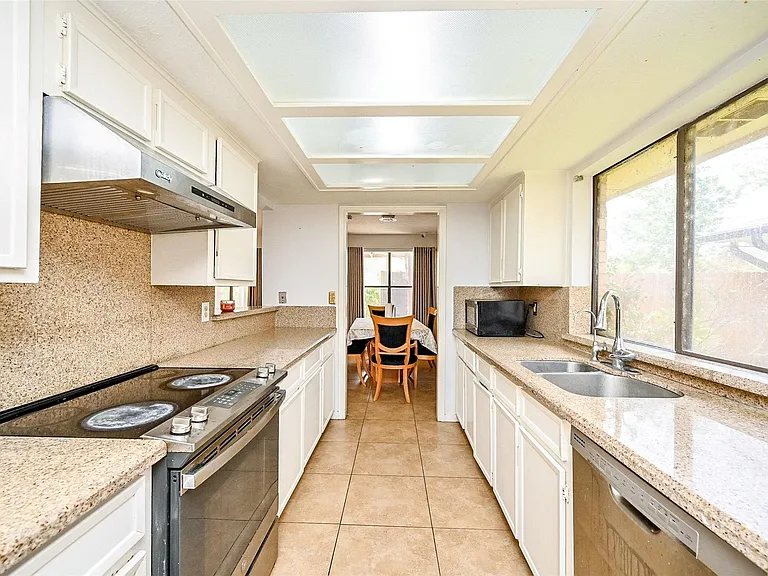 14431 Royal Hill Dr — Photo 11