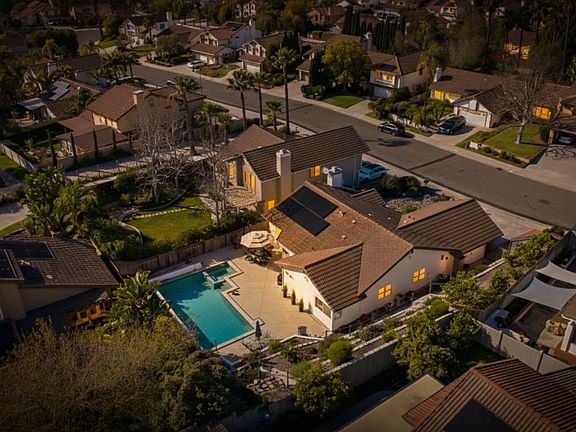 3rd image of 1693 Honeysuckle Ct