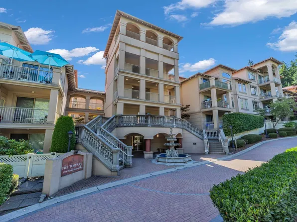 3176 Plateau Blvd #210, Coquitlam, BC V3E 3J2