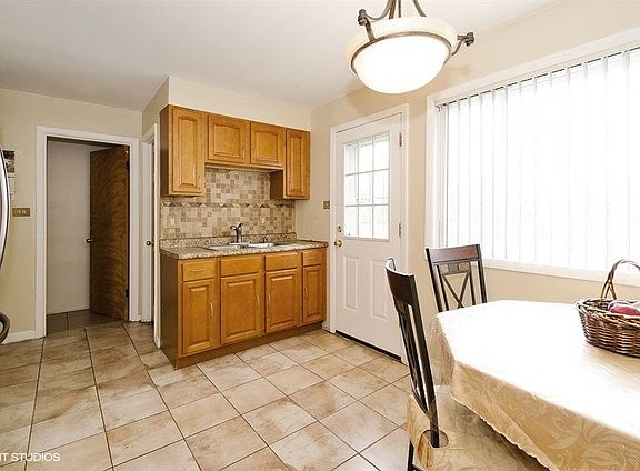 4th image of 5025 Suffield Ct APT C