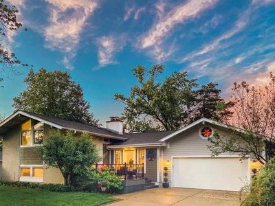 1933 Old Willow Rd, Northfield, IL, 60093