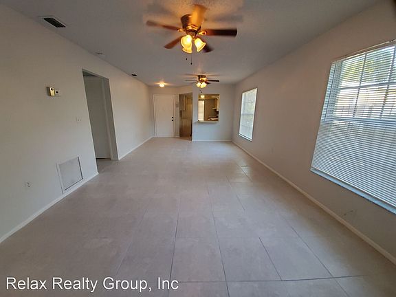 4th image of 5113 19th St W #A