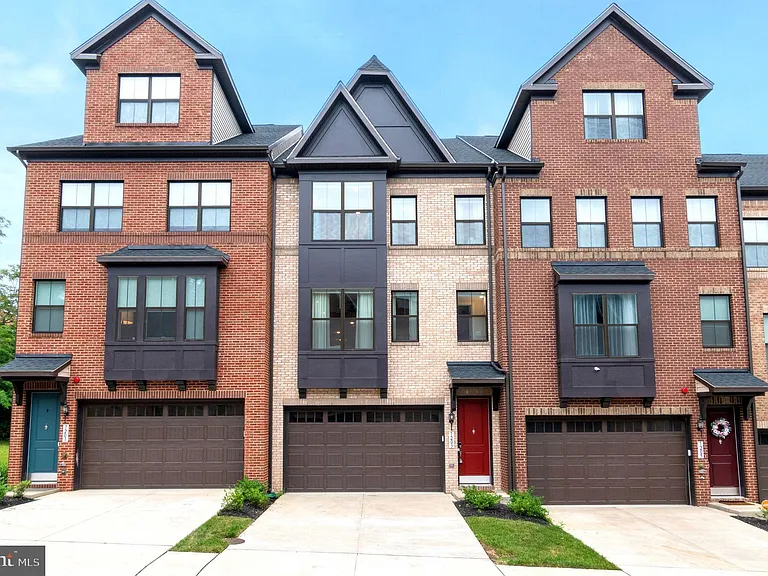 7203 Mountaineer Dr — Photo 1