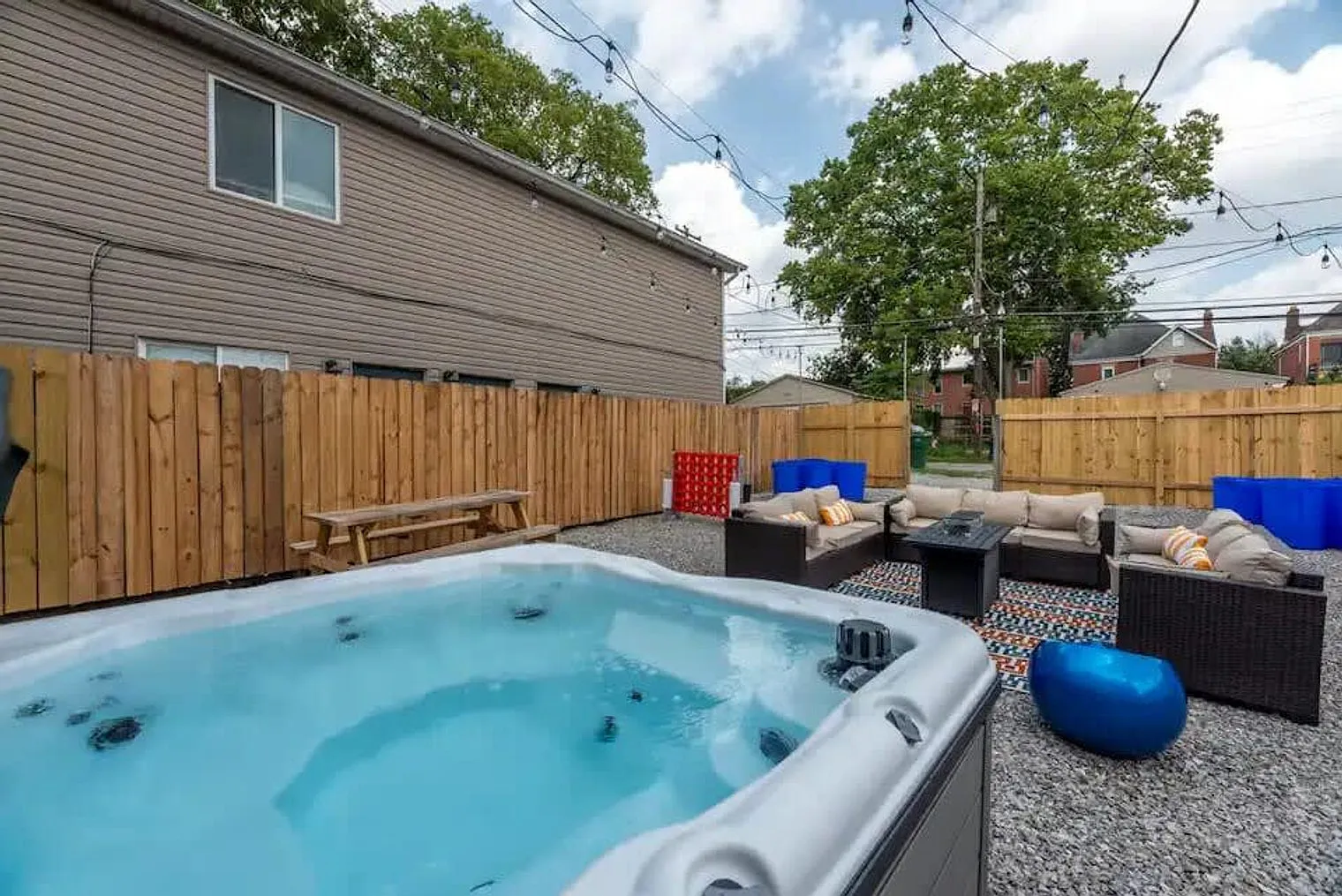 4 bed, 4.0 bath, 1593 sqft, $5,408 — Photo 4